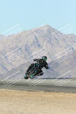 media/Dec-01-2025-Moto Forza (Mon) [[2daa91e15f]]/2-Intermediate Group/Session 4 Turn 9/